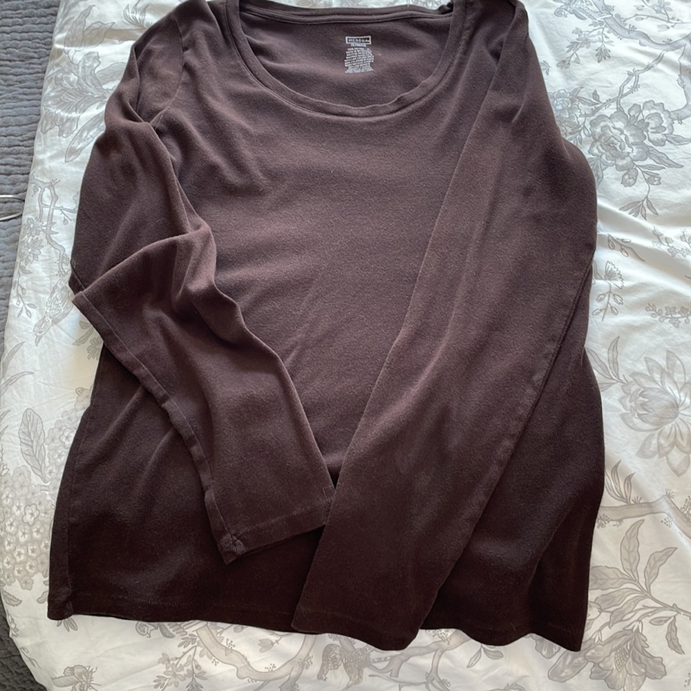 4/10$ XL brown long sleeve scoop neck tee